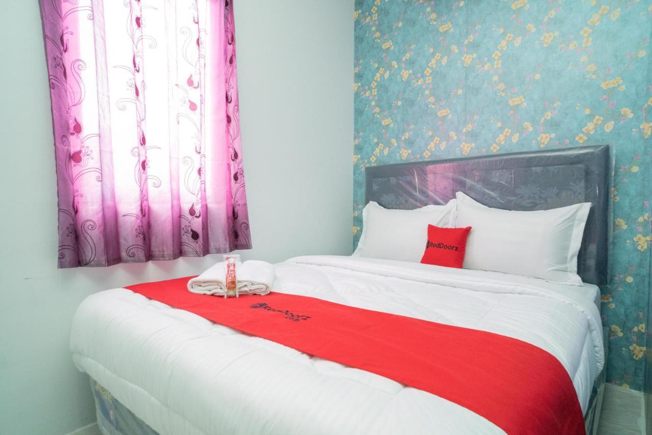 Reddoorz Plus Near Itc Cempaka Mas 2 Jakarta Exterior photo