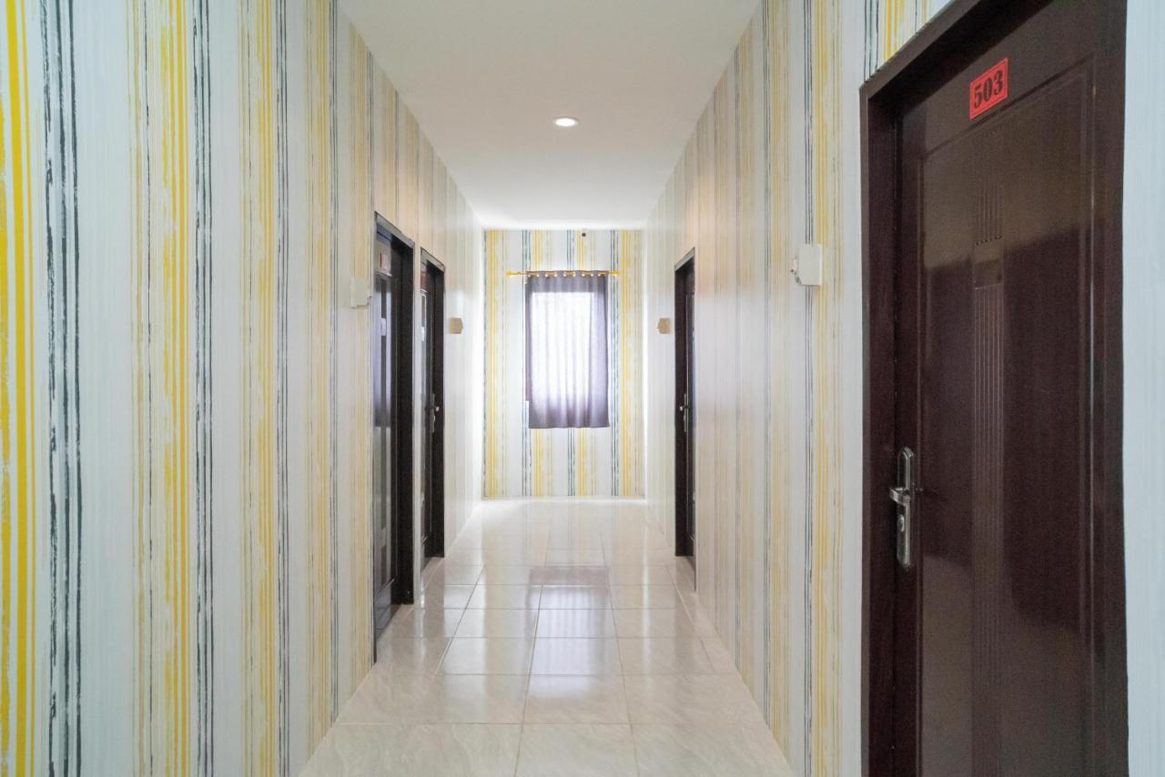 Reddoorz Plus Near Itc Cempaka Mas 2 Jakarta Exterior photo